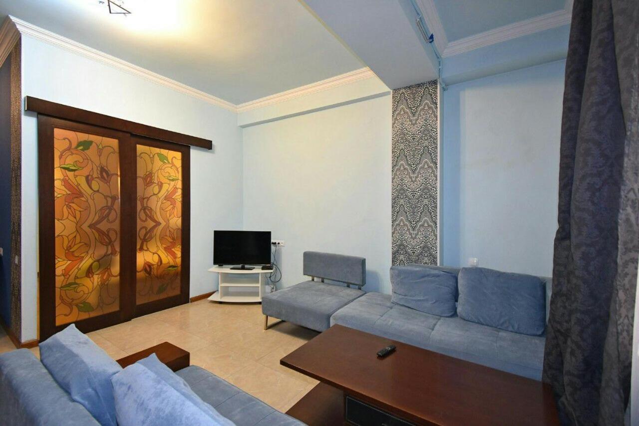 Spacious Apartment In Yerevan,Centre, Aram Street Exterior photo