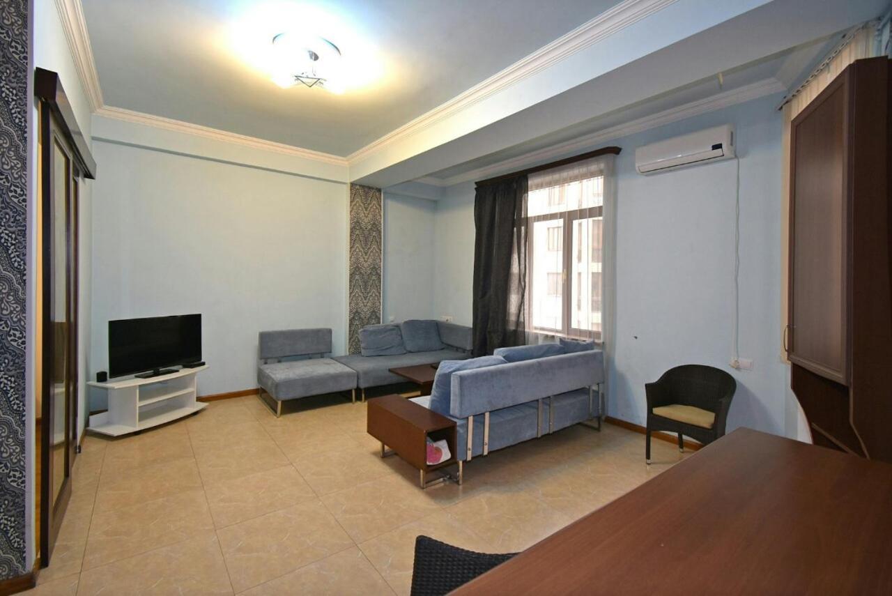 Spacious Apartment In Yerevan,Centre, Aram Street Exterior photo